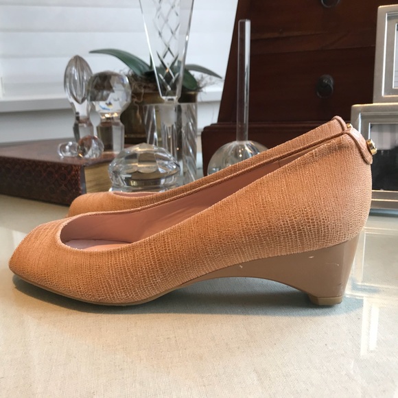 ๐ Newโpeep-toe wedge heels - Picture 3 of 5